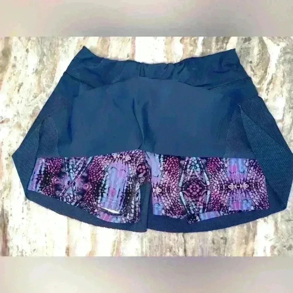 Women’s SWEATY BETTY Navy/Multi skort- size large - Picture 2 of 7
